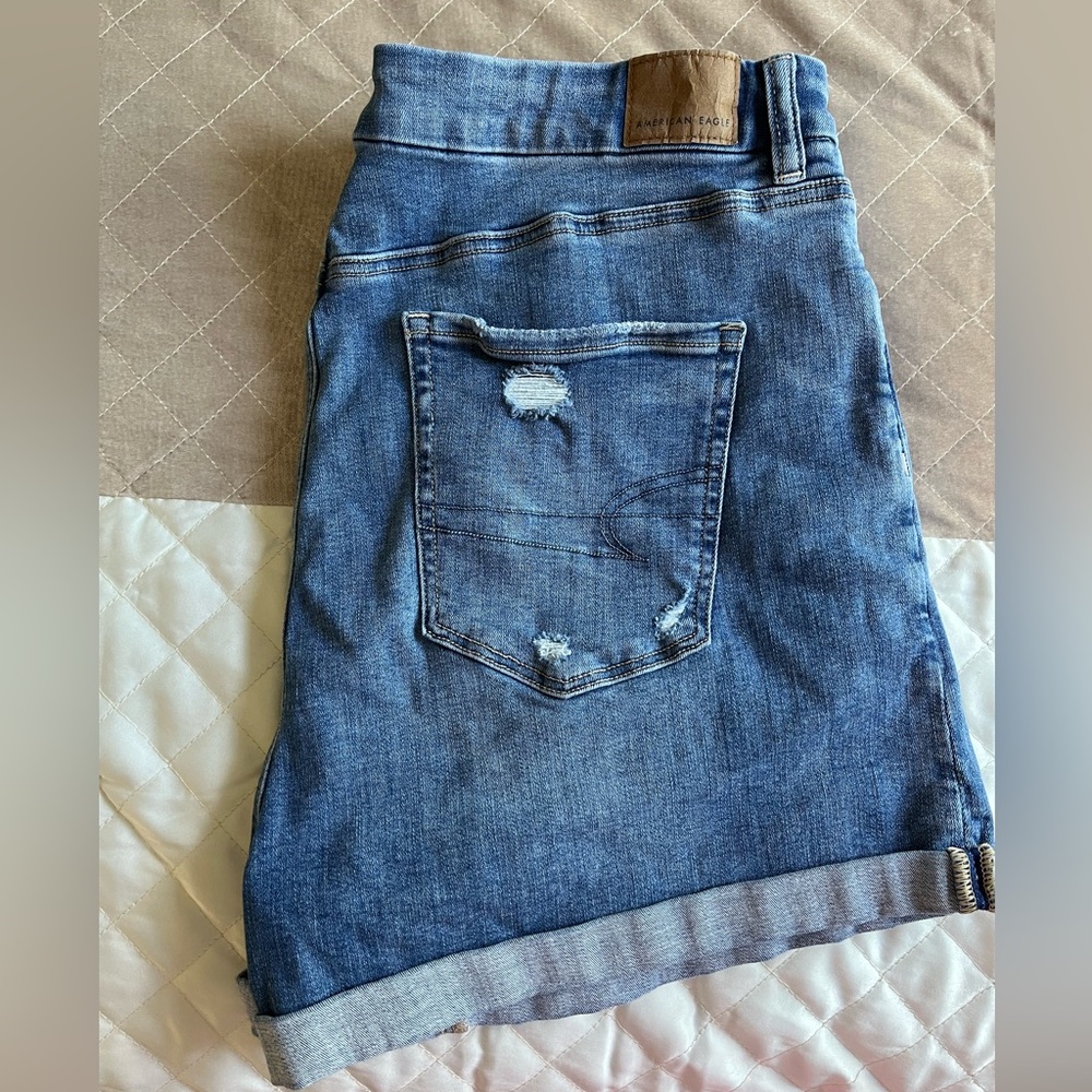 American Eagle Curvy High Rise Shorts